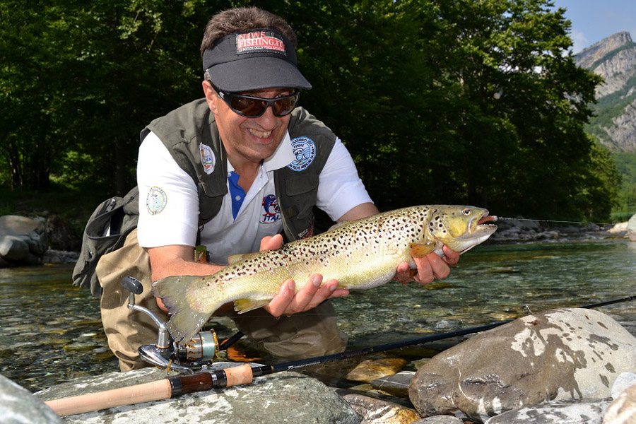 spinning trota torrente